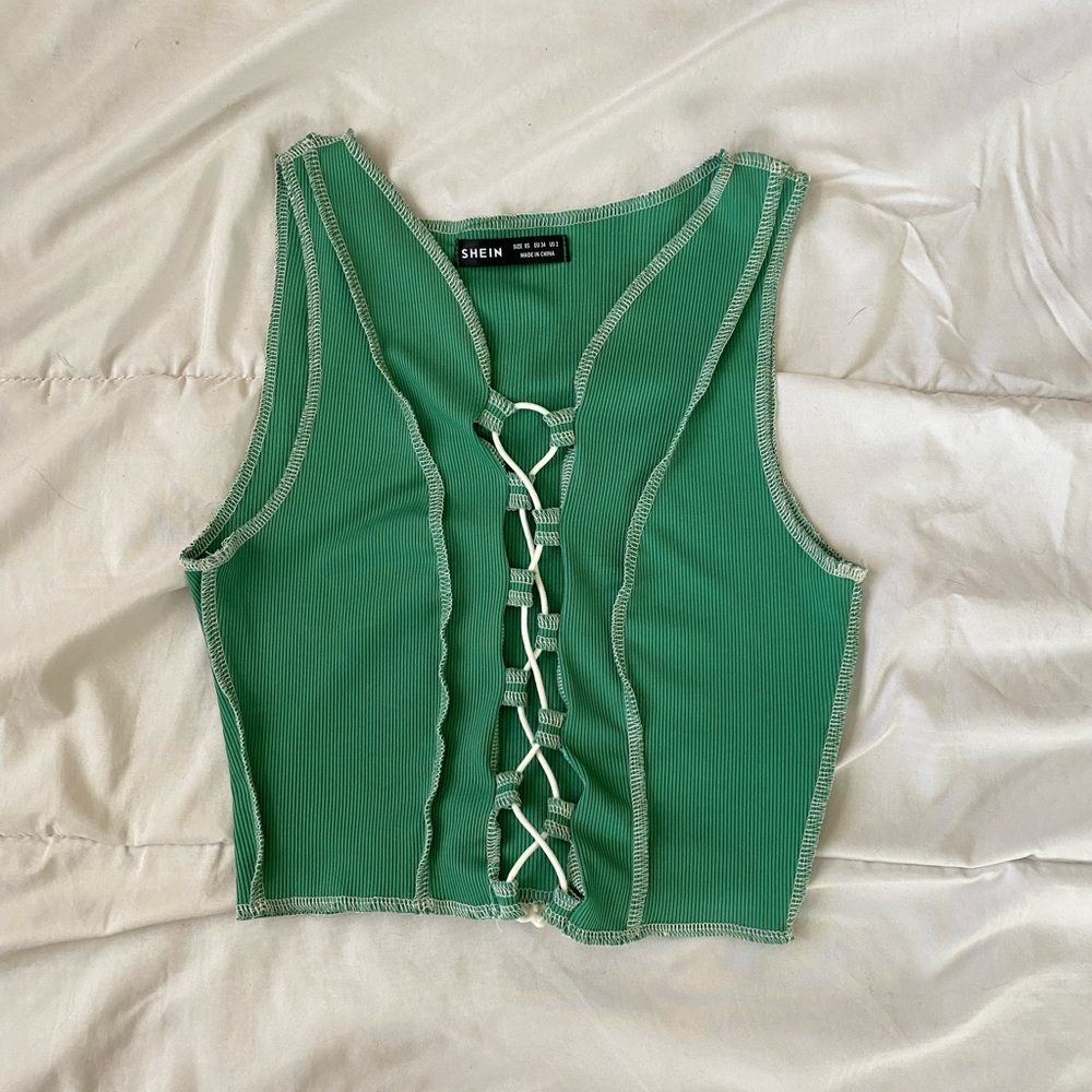 Shein • Crop top